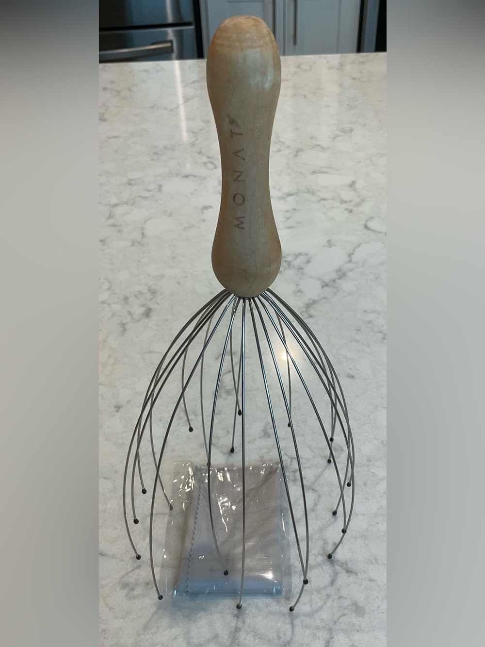 NWT MONAT Soothe & Relax Scalp Massager Wooden Handle Wire Tingler Body Spa